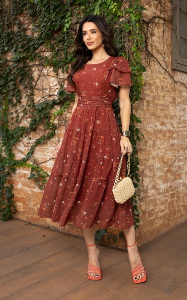 Vestido premium Briana feito em chiffon texturizado, forrado