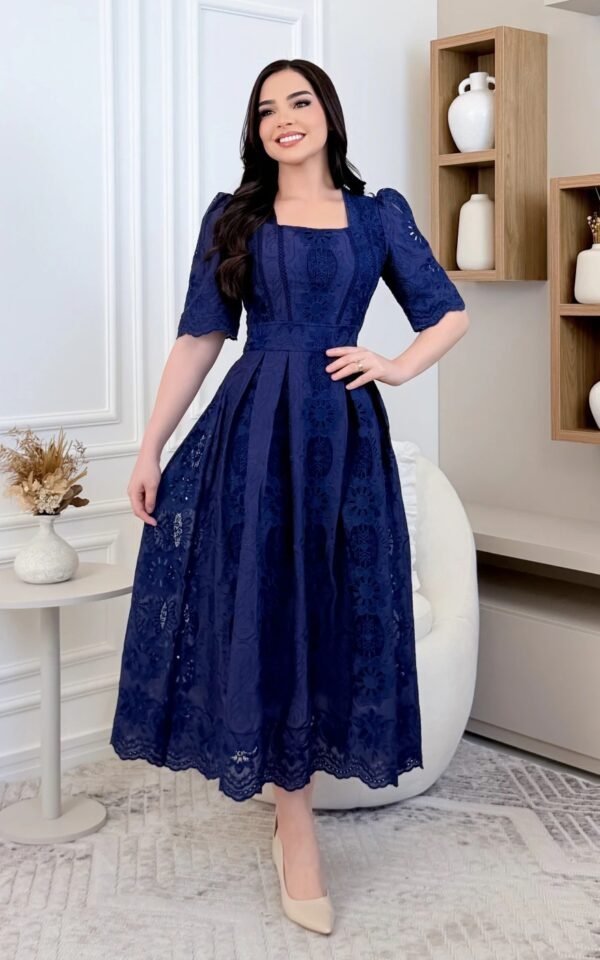 Vestido premium Victoria em lese algodão bordado, forrado