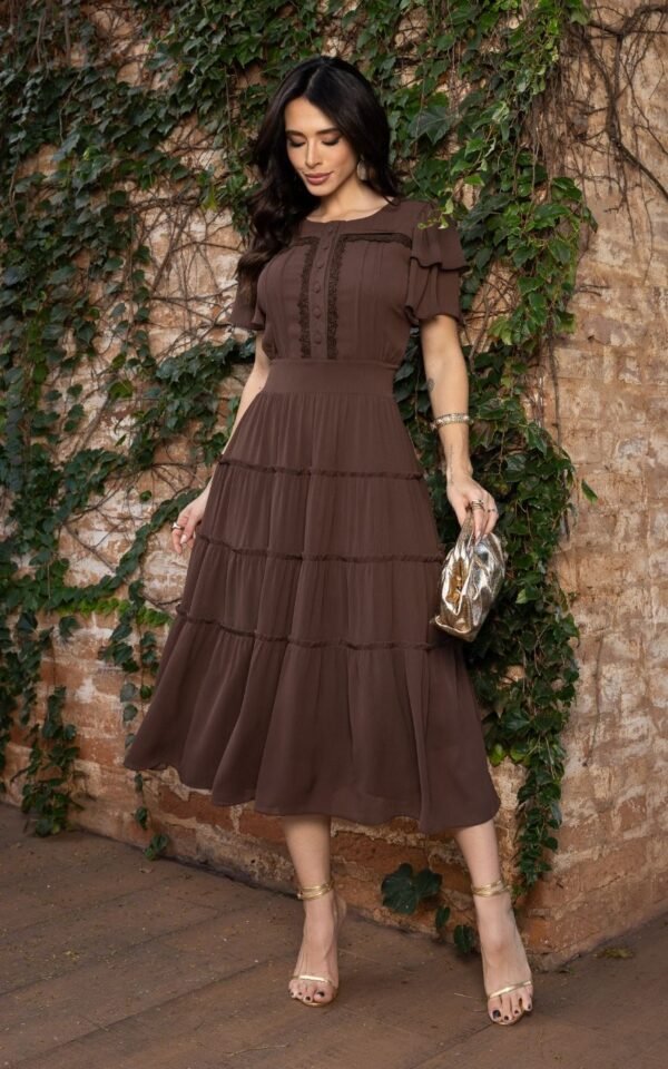 Vestido premium Ashley feito em chiffon texturizado, forrado