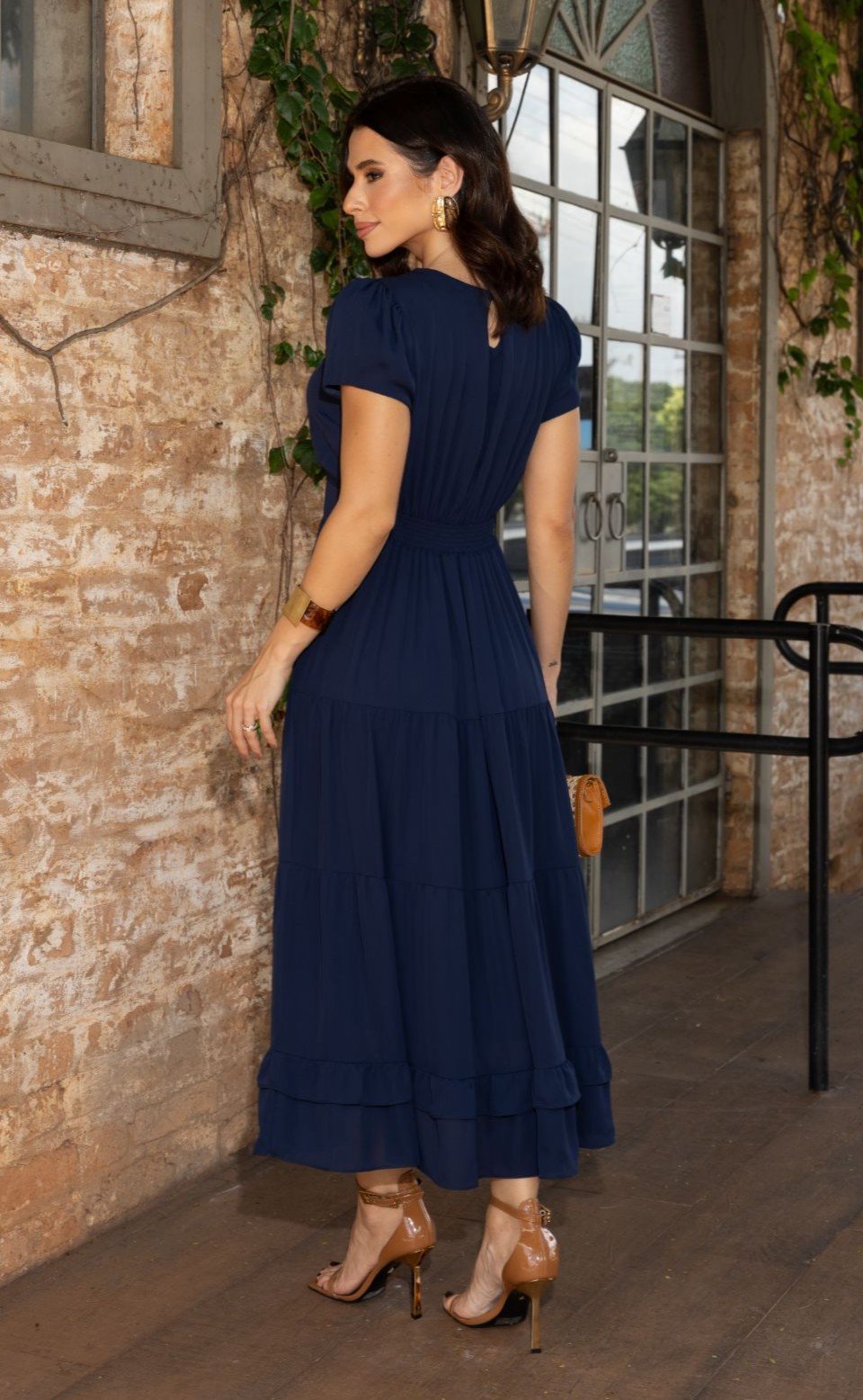 Vestido premium Sofia feito em chiffon, forrado - Imagem 9